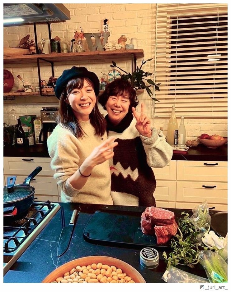 上野樹里、義母・平野レミとの仲良し2ショットに反響「素敵な関係」「幸せそう」