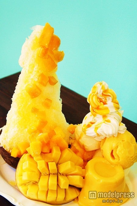 「マウンテンマンゴーパフェ」1，900円（税込）／画像提供：田中果実店