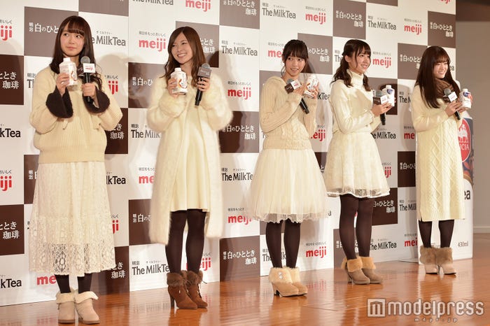 乃木坂46/左から:中元日芽香、白石麻衣、西野七瀬、衛藤美彩、松村沙友理(C)モデルプレス