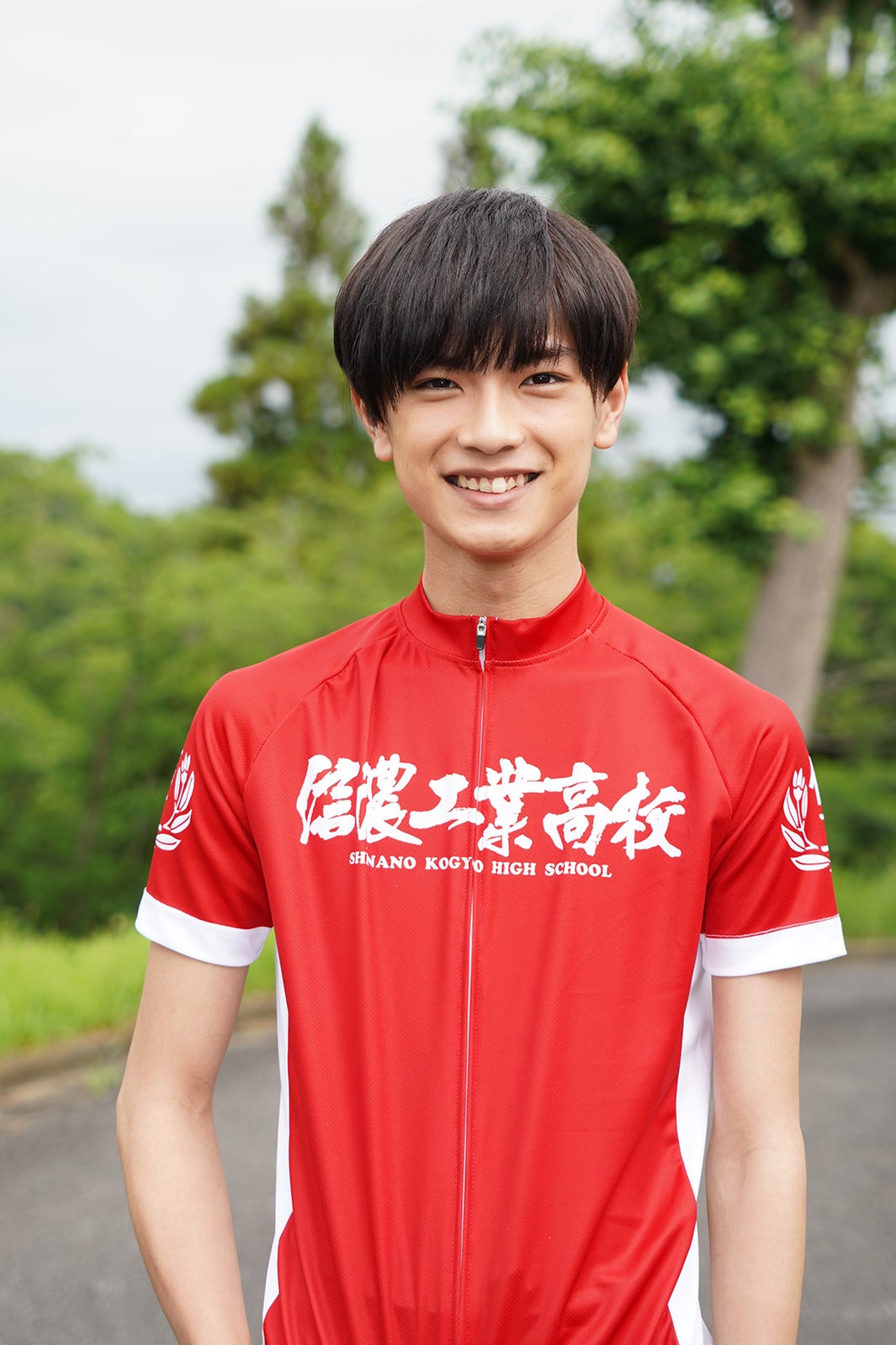 24時間テレビ Tシャツ なにわ男子メンバー手渡し