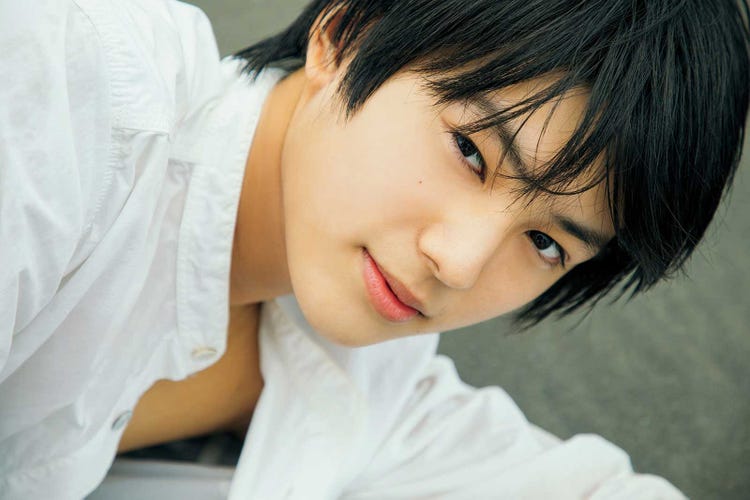 るろうに剣心 新田真剣佑の幼少期演じた注目俳優 荒木飛羽 1st写真集発表 私服カット特別公開 モデルプレス るろうに剣心 新田真剣佑の幼少期演じた注目俳優 荒木飛羽 1st写真集発表 私服カット特別公開 モデルプレス