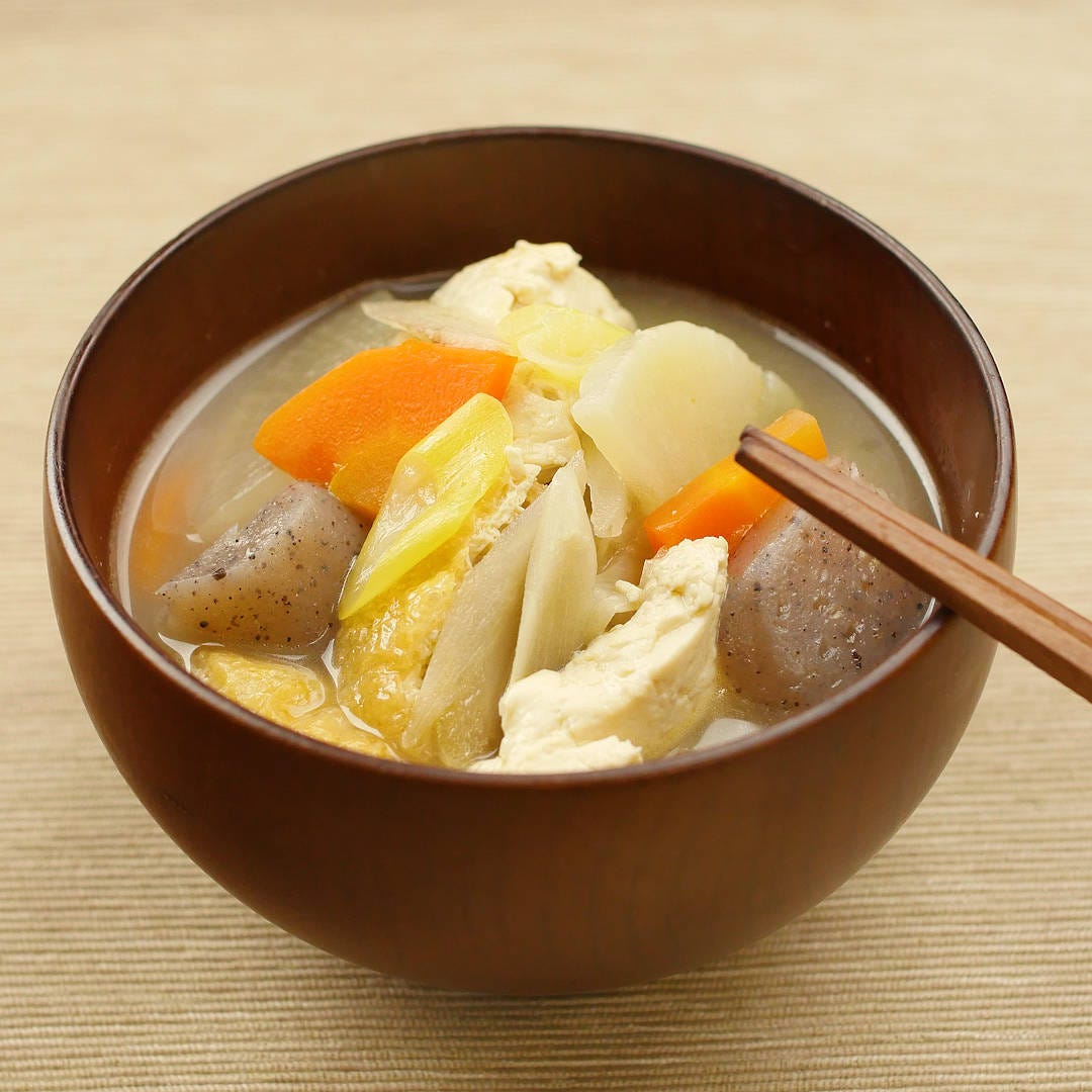素材の味がぎゅっと!ごろごろ具材の「けんちん汁」