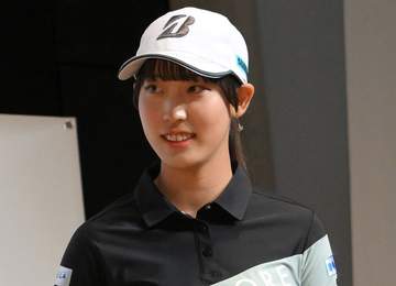 「凄～く大人っぽくなった」17歳で全米女子アマ制覇から4年…美人女子ゴルファーの長い黒髪下ろした最新姿にファン騒然「めちゃくちゃ可愛い」