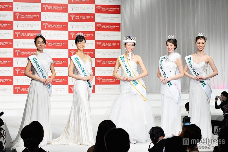 （左から）藤元さやかさん、下村彩里さん、、山形純菜さん、増田ションフェルド茉莉さん、川口紗希さん