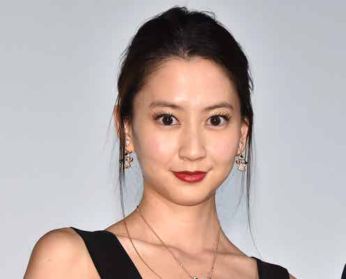 河北麻友子、お腹チラ見せスタイルで魅了 意気込み語る「オリンピックが来ますので」