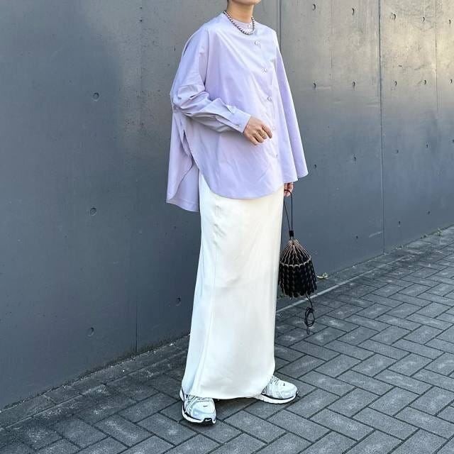 淡いきれい色で好印象コーデ 大人女子におすすめの春の白スカートコーデ