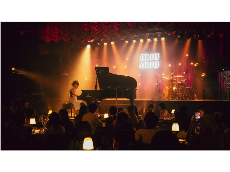 ミュウミュウ、銀座店をリニューアルオープン 一夜限りの「ジャズクラブ」を開催