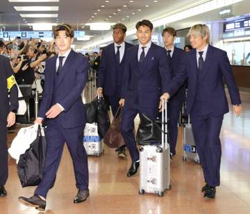 「まさか？！」「かっけえ！」「スレ違った！」オシャレ私服のW杯代表、福岡出現→SNS沸く「可愛すぎる♥」「顔ちっさ！」