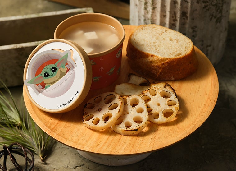 グローグー＞選べるスーププレート（ボーンブロス）税込2,190円（C）＆ TM Lucasfilm Ltd．