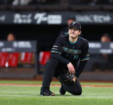 日本ハム屈辱 宿敵ソフトBに24年ぶり開幕5連敗 すべて逆転負けの悪夢 今季初2桁失点大敗で5割逆戻り 有原2敗目