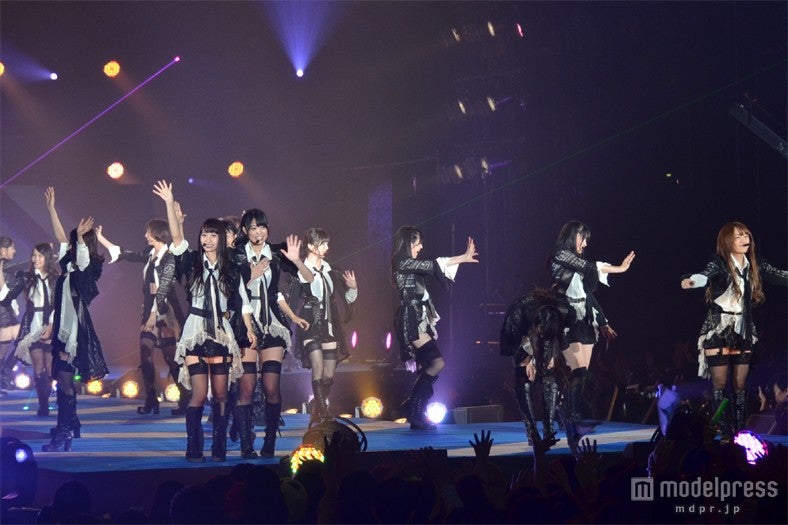 「GirlsAward 2012 AUTUMN／WINTER」に出演したAKB48