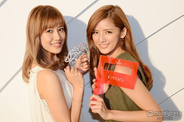 (左から)藤井夏恋、藤井萩花