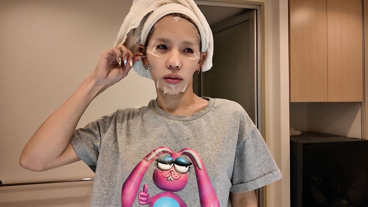原因不明？とうあ、耳の不調を語る「水が入ったときみたいな感じ」