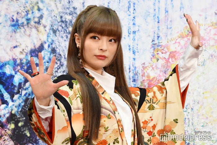 きゃりー 艶やか和衣装で圧倒 平成最後の日 の挑戦発表 モデルプレス きゃりー 艶やか和衣装で圧倒 平成最後の日 の挑戦発表 モデルプレス