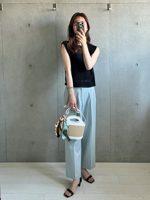 GU　セットアップ　トップス　パンツ　コーデ