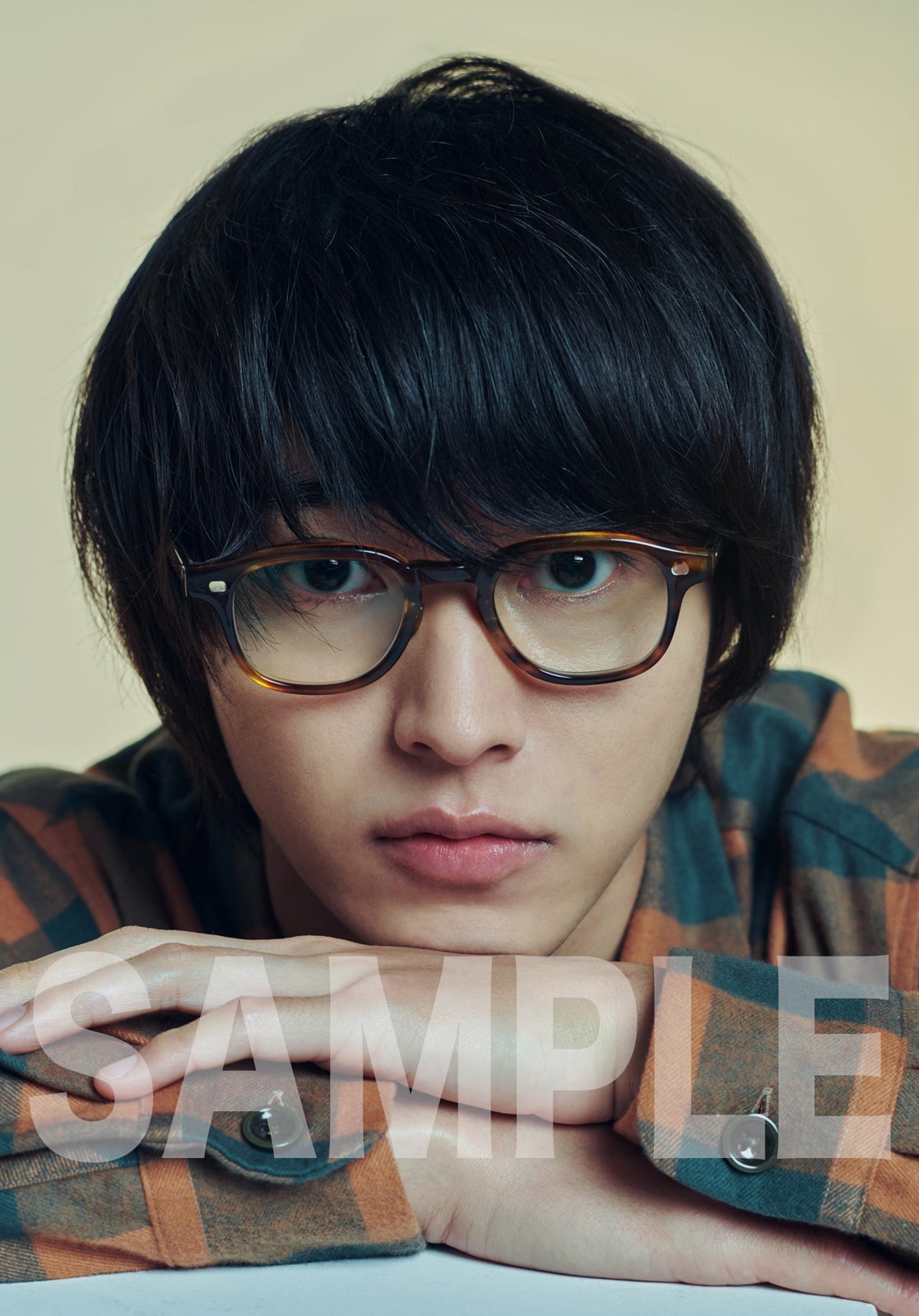 「山崎賢人カレンダー2022」特典カット＆新メイキング映像解禁