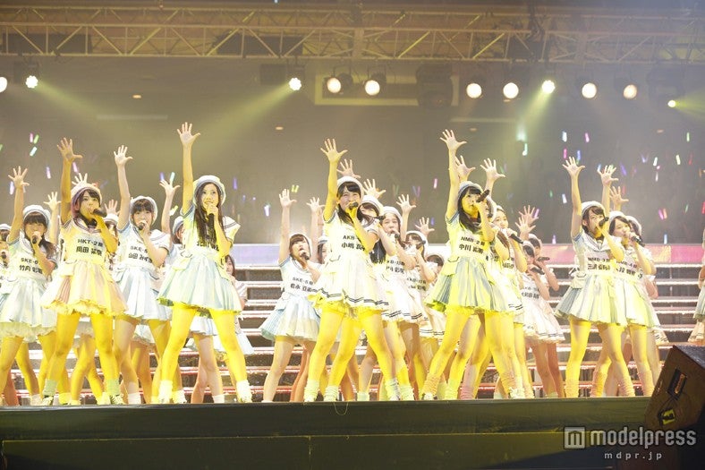 AKB48グループ研修生103名が圧巻のパフォーマンス／（C）AKS