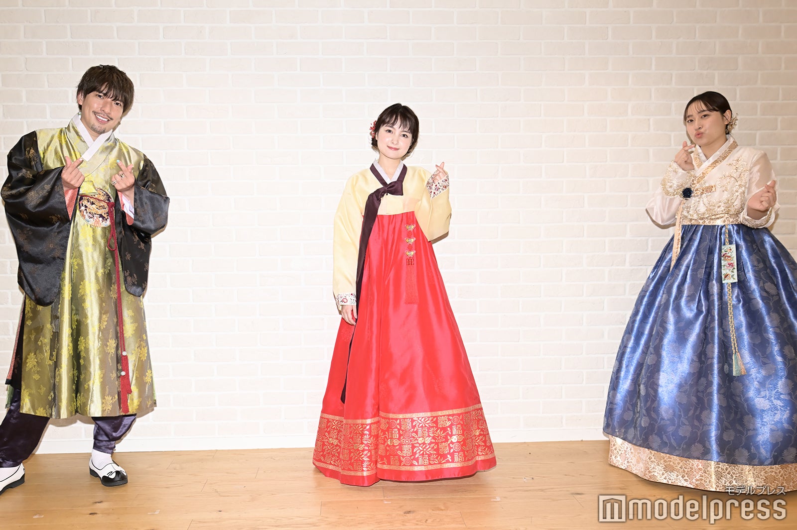 （左から）りんたろー。、葵わかな、丸山礼 （C）モデルプレス