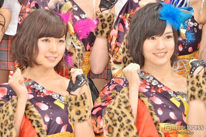 NMB48（左より）渡辺美優紀、山本彩