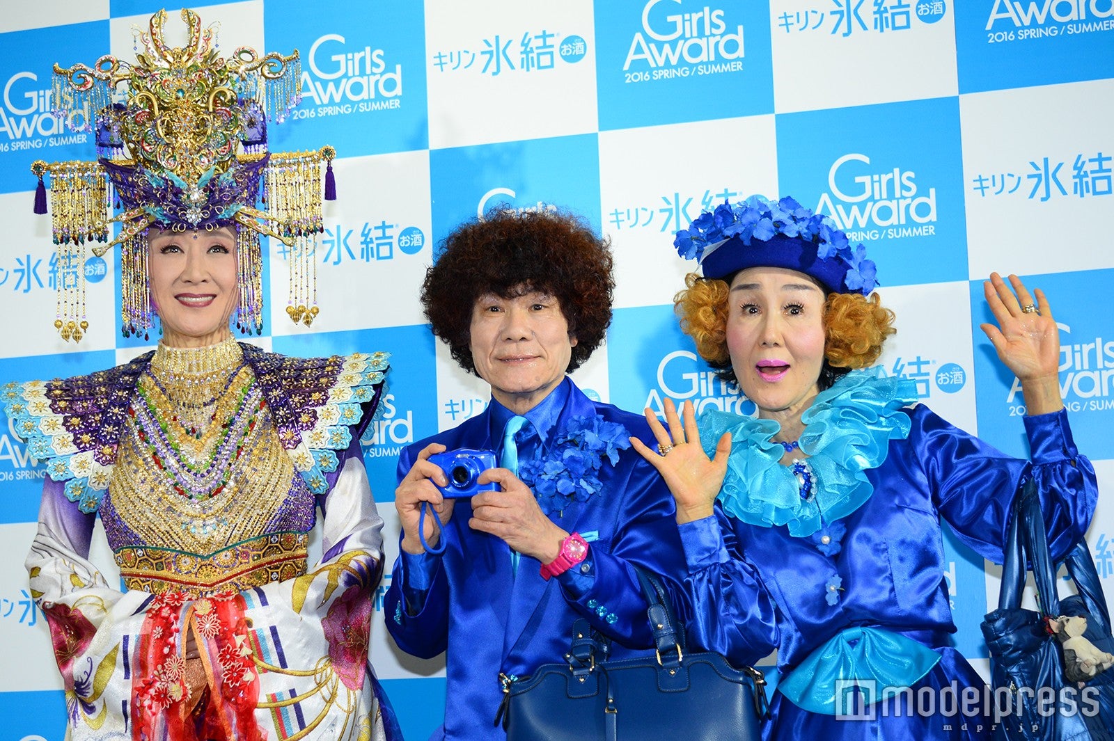 （左から）小林幸子、林家ペー、林家パー子（C）モデルプレス