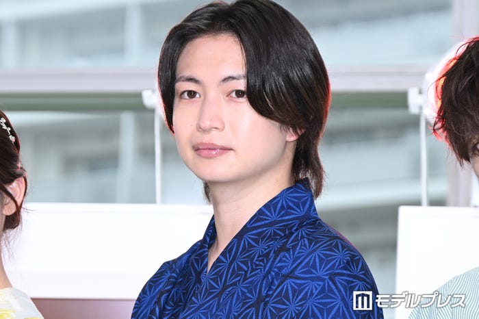 綱啓永(C)モデルプレス