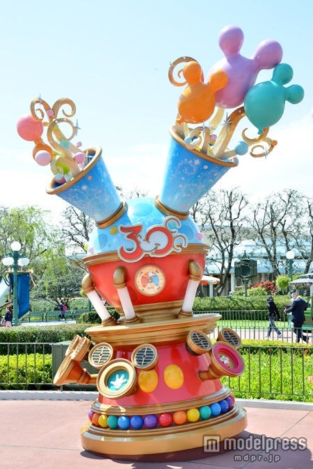 プラザテラス（シンデレラ城向かって右側）／TDL