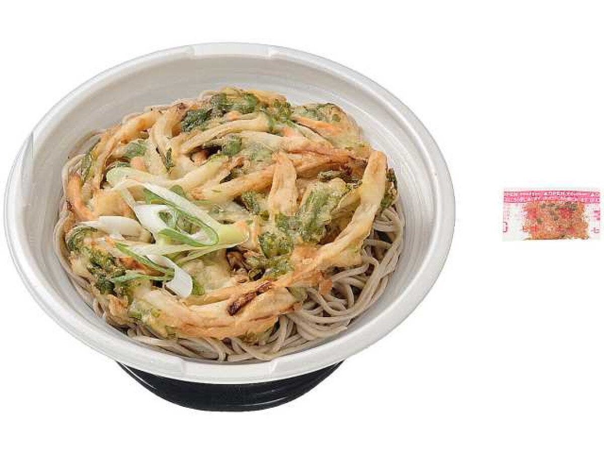 鰹香る旨みつゆかき揚げそばのアップ
