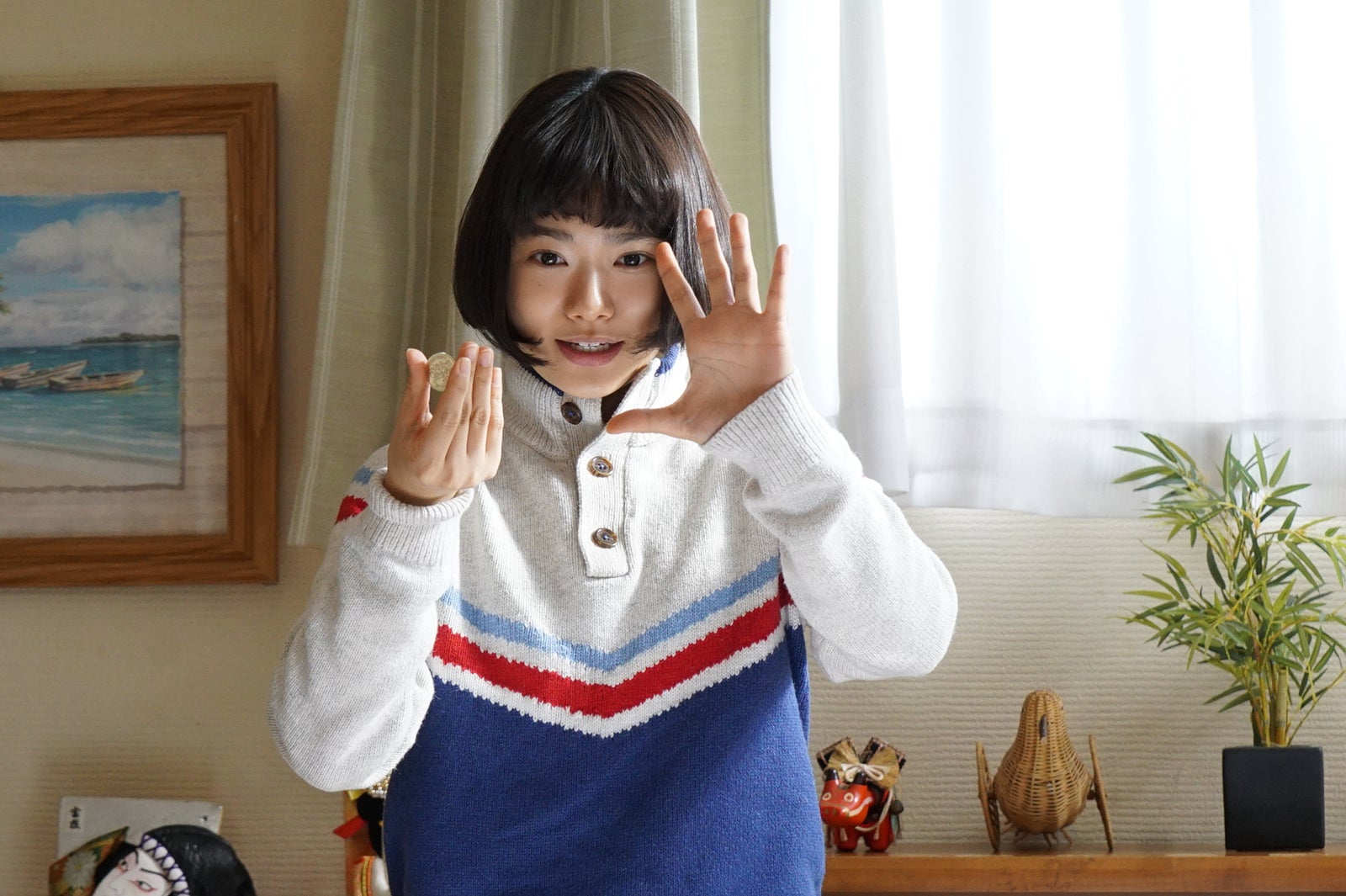 杉咲花、ラストシーンに「ぐっときてしまう」猛練習のマジック披露＜ハケン占い師アタル＞