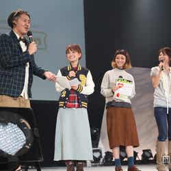 (中央二人左から)武智志穂、三戸なつめ