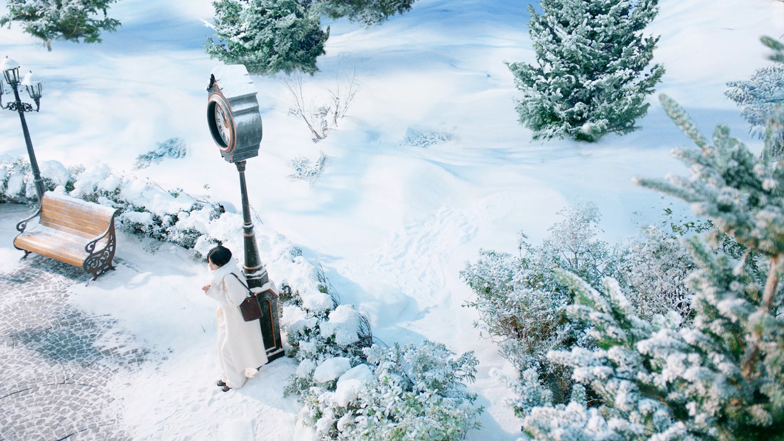 出口夏希／メルティーキッス新CM「冬の待ち合わせ」篇（提供写真）