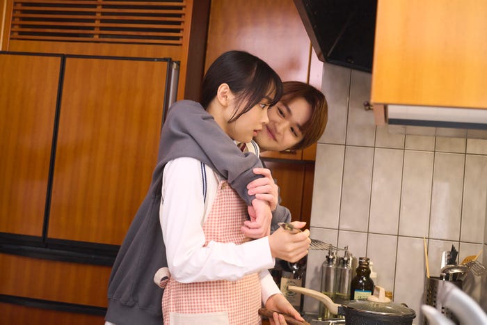 林芽亜里、大倉空人「熱愛プリンス」第2話(C)青月まどか/「熱愛プリンス」製作委員会・MBS