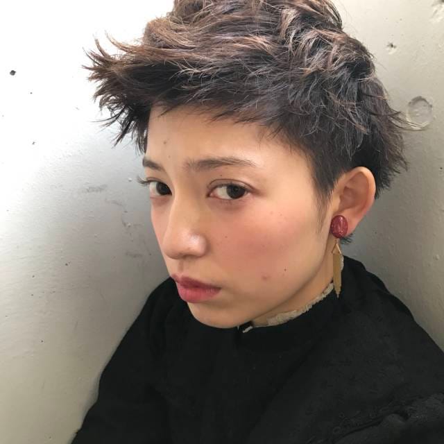 ショートカット 刈り上げ にしてみない 大人女子のおしゃれヘアカタログ モデルプレス