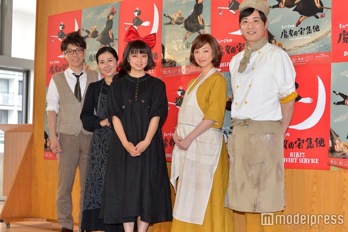 (左から)横山だいすけ、岩崎ひろみ、上白石萌歌、白羽ゆり、藤原一裕(C)モデルプレス