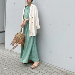 ベーシックを愛する大人へ!長く使える「ホワイト・ベージュ・ネイビー」の服&コーデ6選