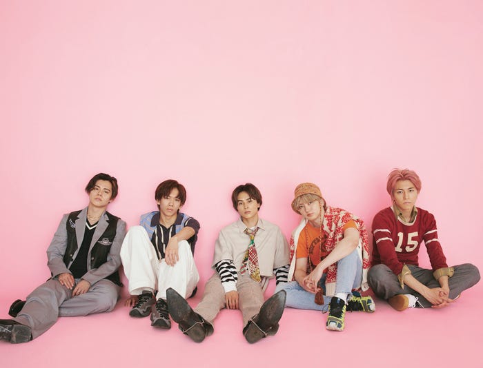 超特急「Virgin Express Greatest Stories Vol.2」裏表紙(C)NYLON JAPAN