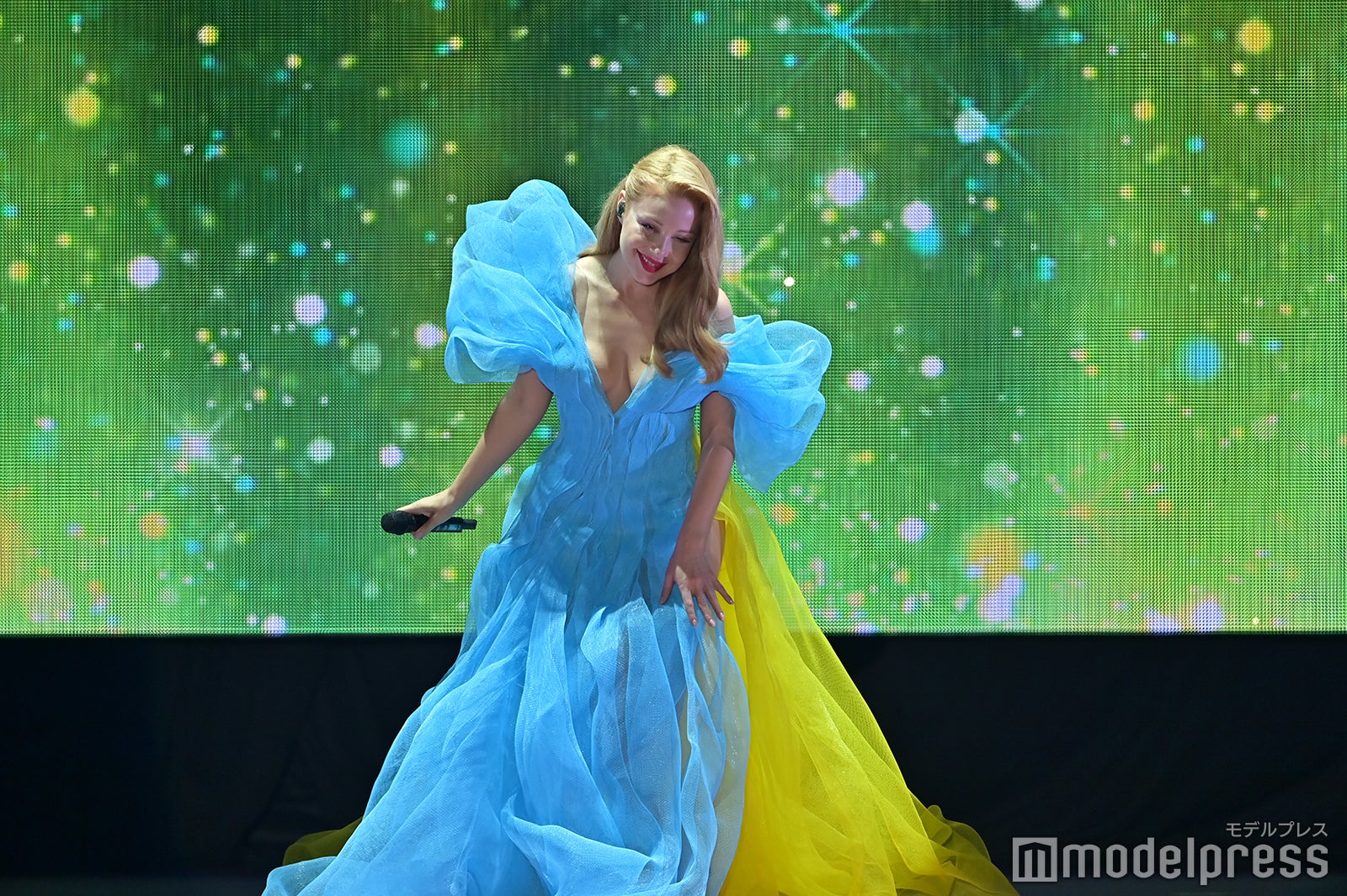 （C）モデルプレス