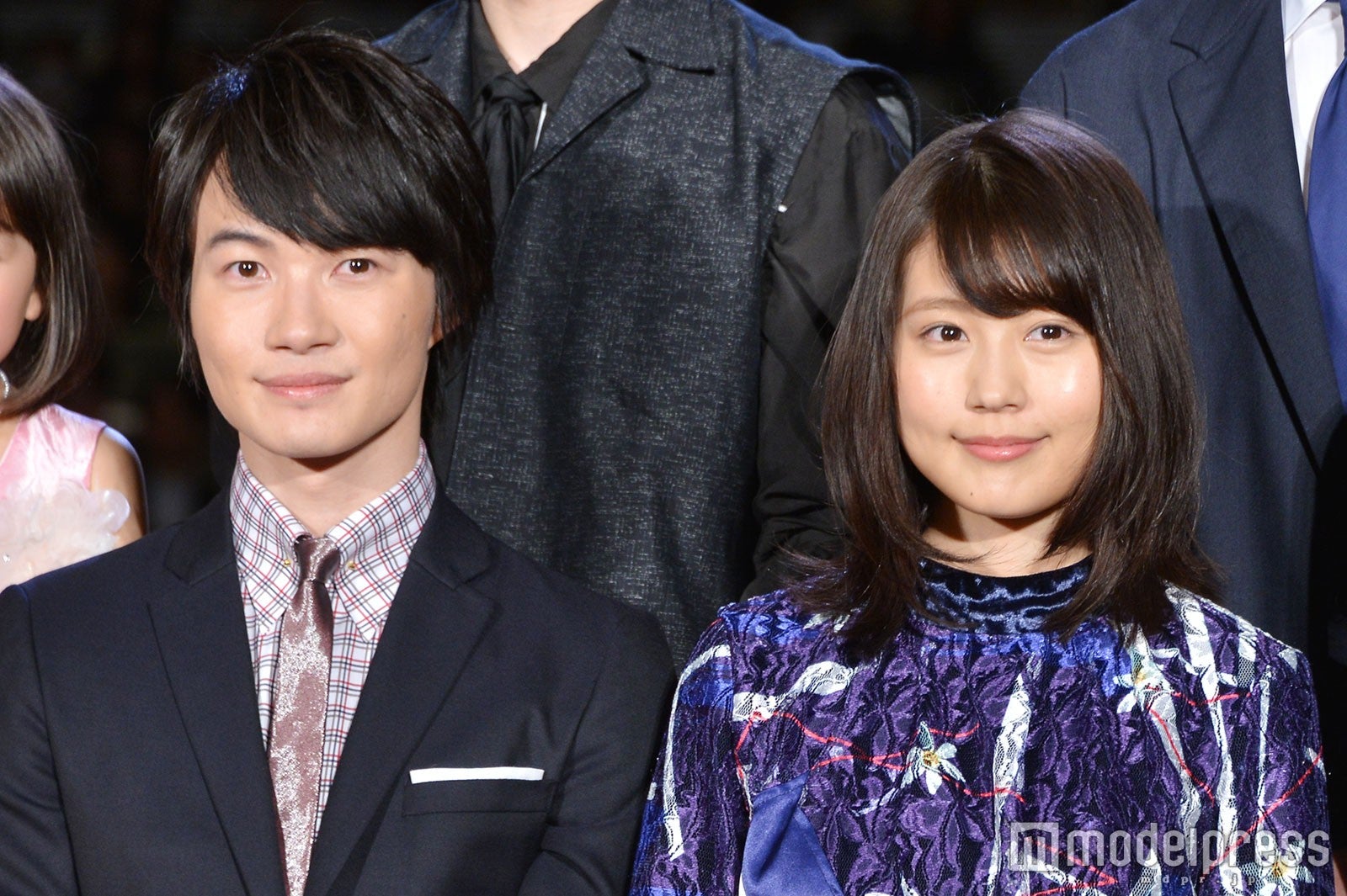 神木隆之介（左）の素顔を明かした有村架純（右） （C）モデルプレス