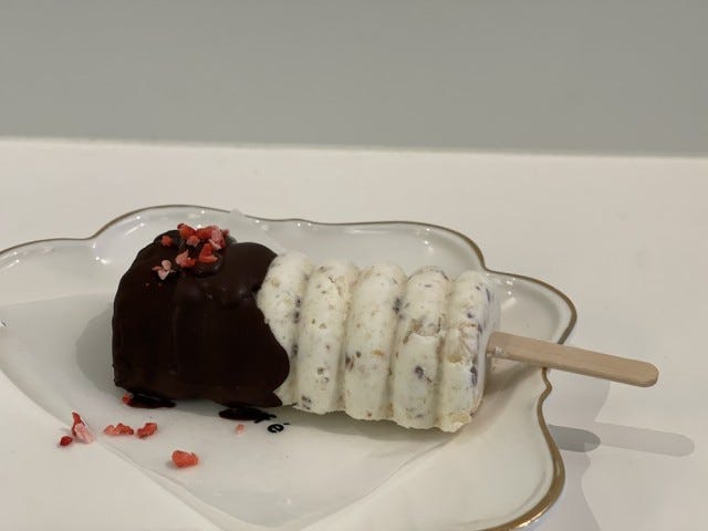 とろ～りたまごとトリュフのサンドイッチがたまらない♡