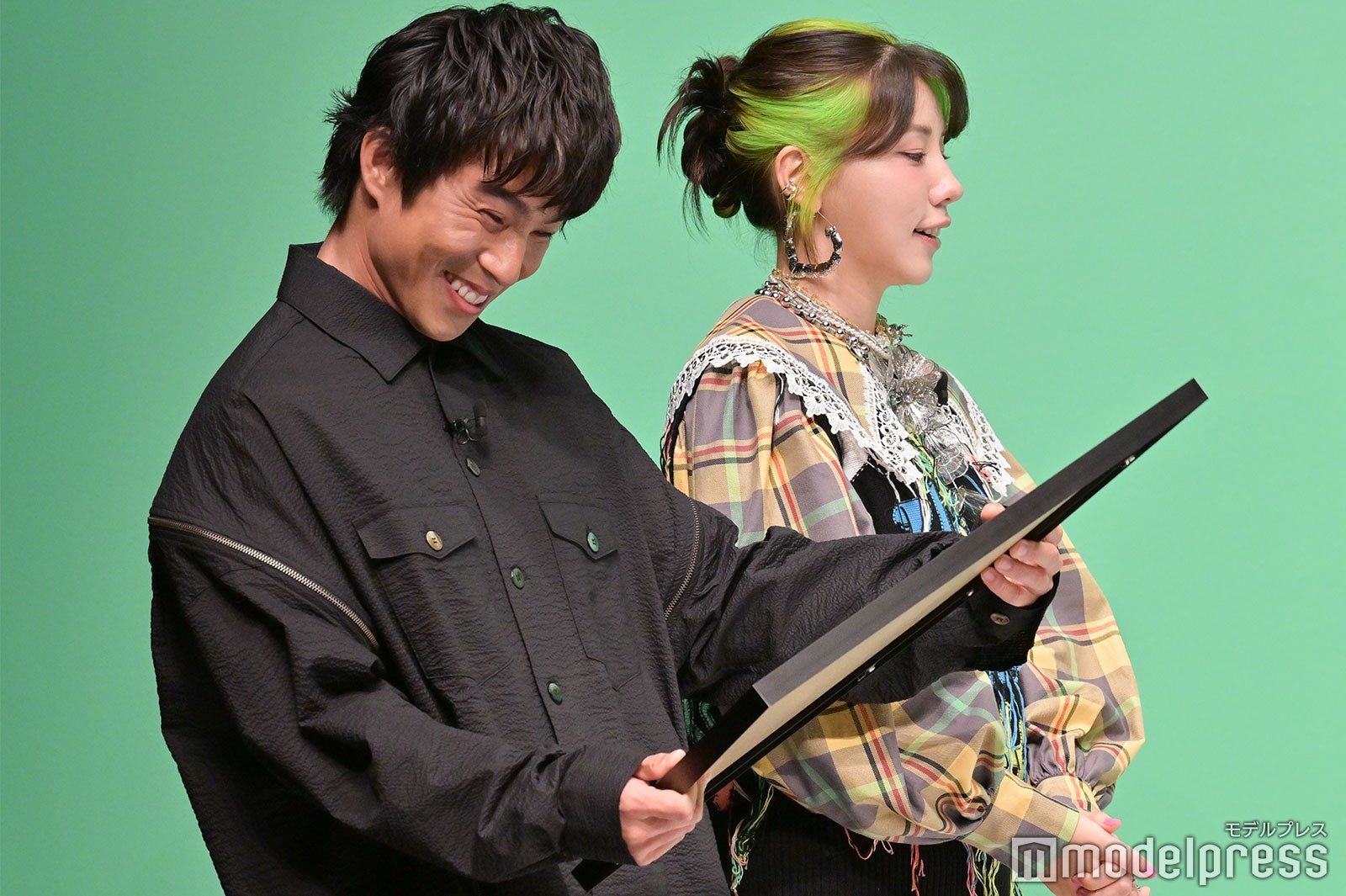 中尾明慶、仲里依紗（C）モデルプレス