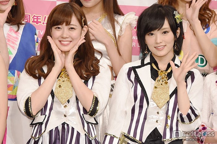 (左から)渡辺美優紀、山本彩(C)モデルプレス