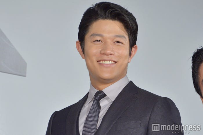 鈴木亮平(C)モデルプレス