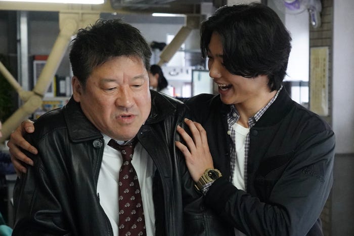 佐藤二朗、LUKE「夫婦別姓刑事」(C)フジテレビ
