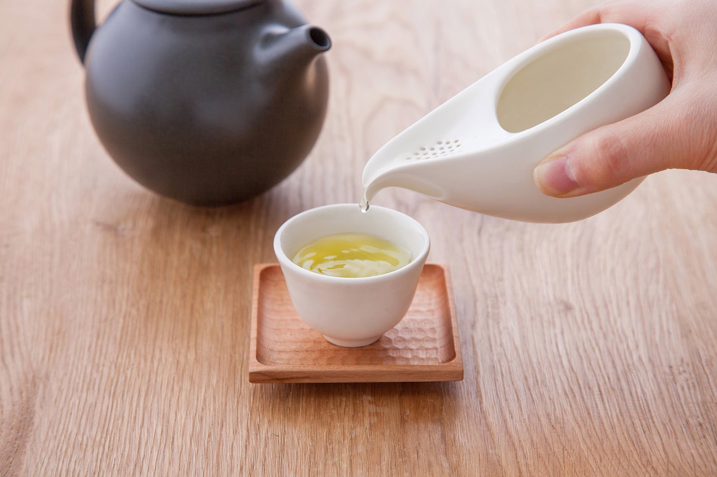 日本茶インストラクターが淹れる本格的な宇治茶／画像提供：福寿園