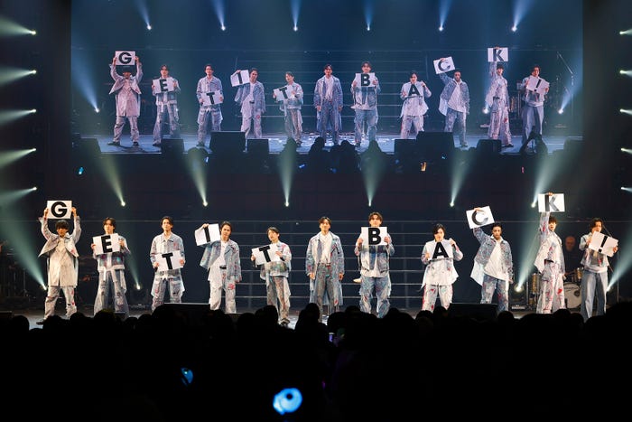 溝口琢矢、太田将熙、渡邊圭祐、細田佳央太、松岡広大、小関裕太、甲斐翔真、福崎那由他、新原泰佑、兵頭功海、石賀和輝「Amuse Presents 20th Anniversary ULTRA HANDSOME LIVE 2025“ZERO”」(提供写真)