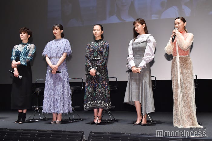 (左から)寺島しのぶ、足立梨花、清原果耶、中村ゆり、倉科カナ (C)モデルプレス