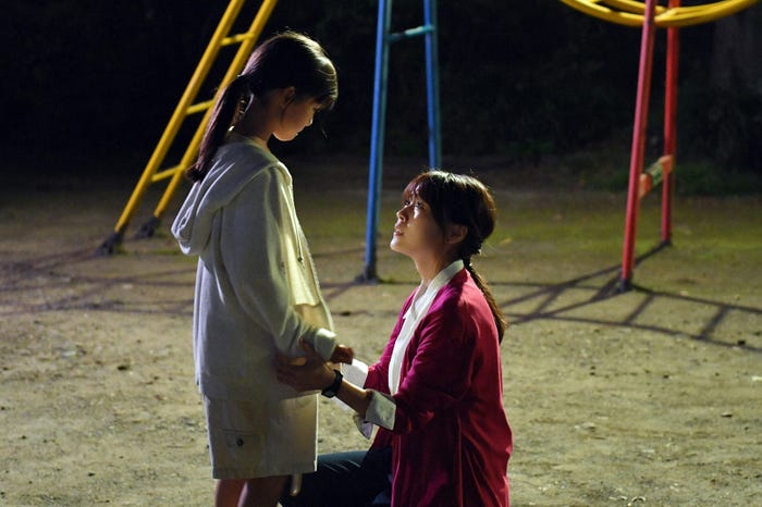 石田凛音、有村架純/「中学聖日記」第7話より(C)TBS