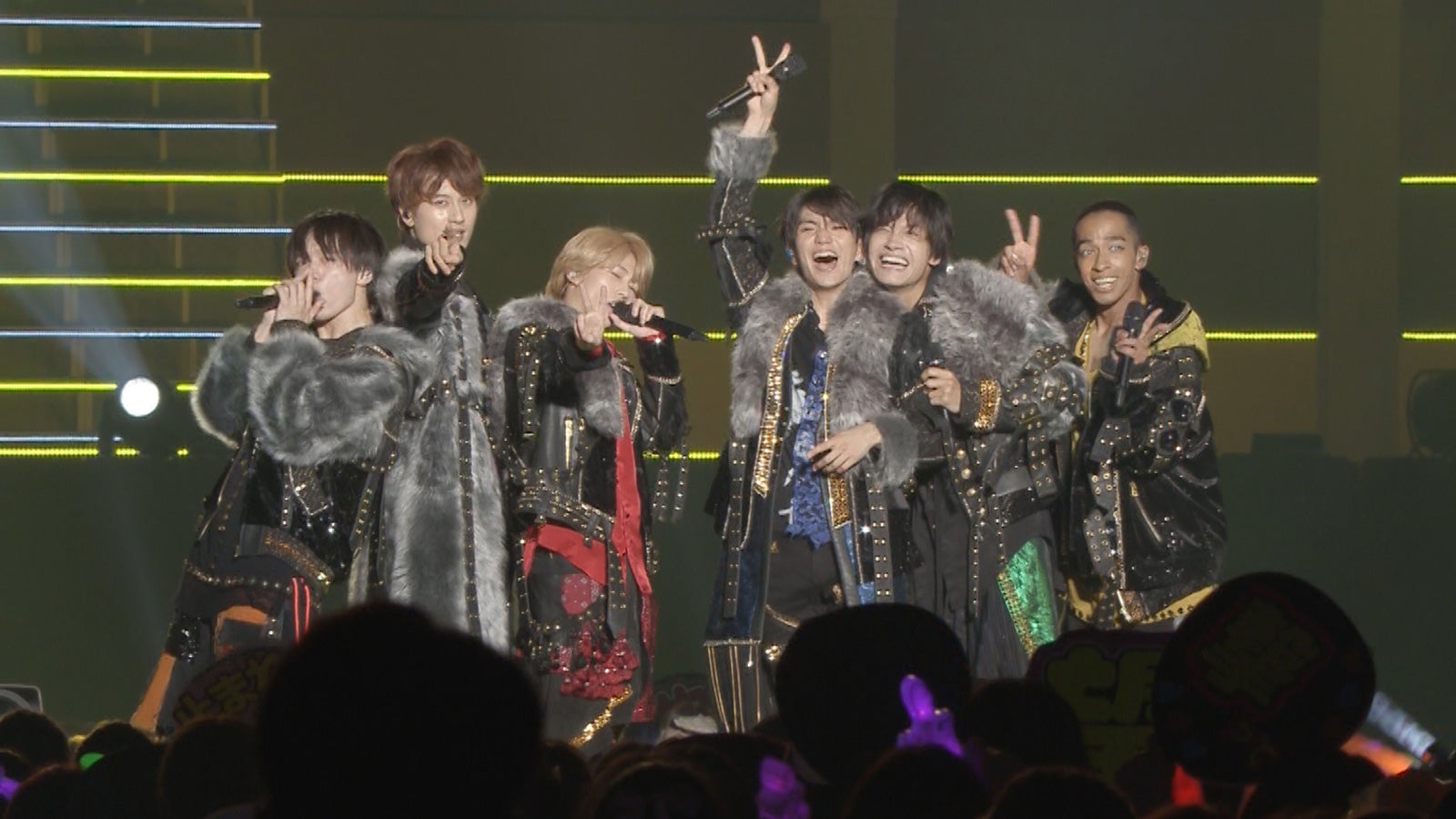 Aぇ! group（左から）福本大晴、小島健、末澤誠也、正門良規、佐野晶哉、草間リチャード敬太（C）フジテレビ