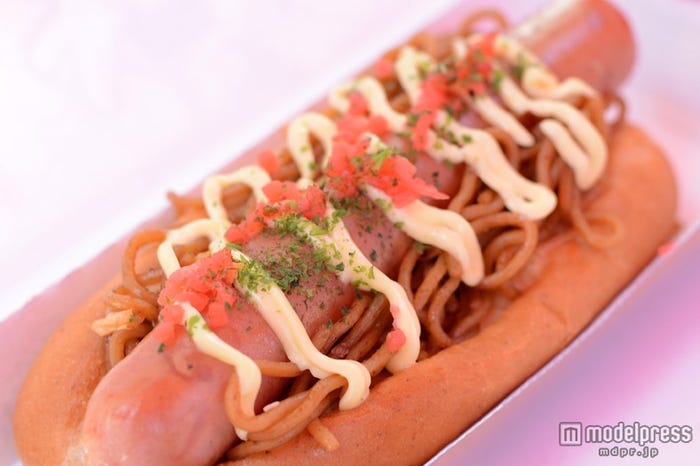 “焼きそば”ホットドッグ