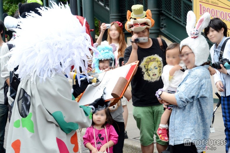 ゲストの絵を描く