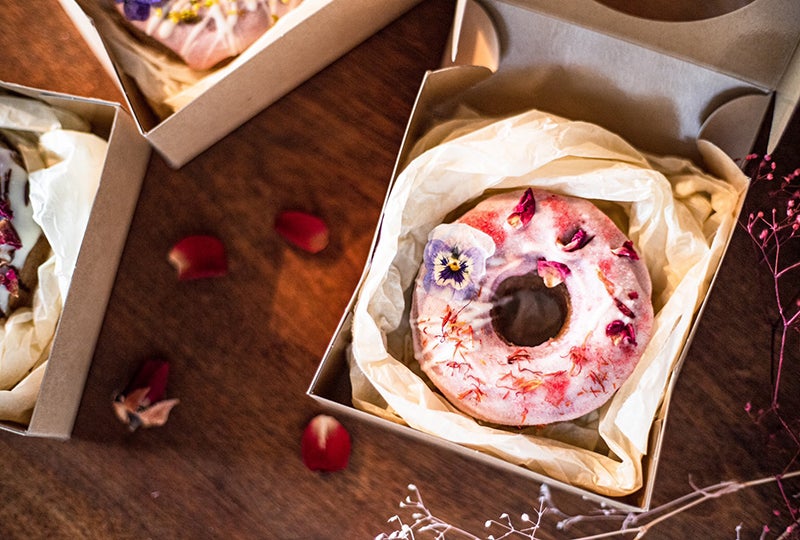 お花のドーナツ／画像提供：株式会社FABTONE